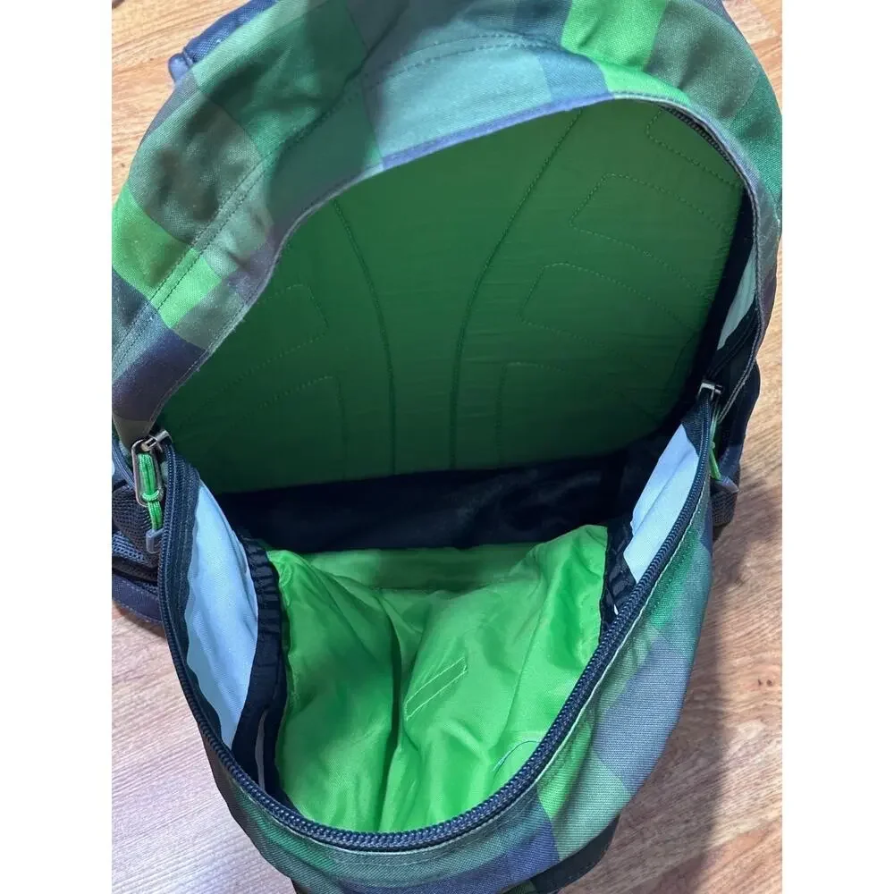 The North Face Jester Backpack 19 In H Green Padded Back Panel Unisex